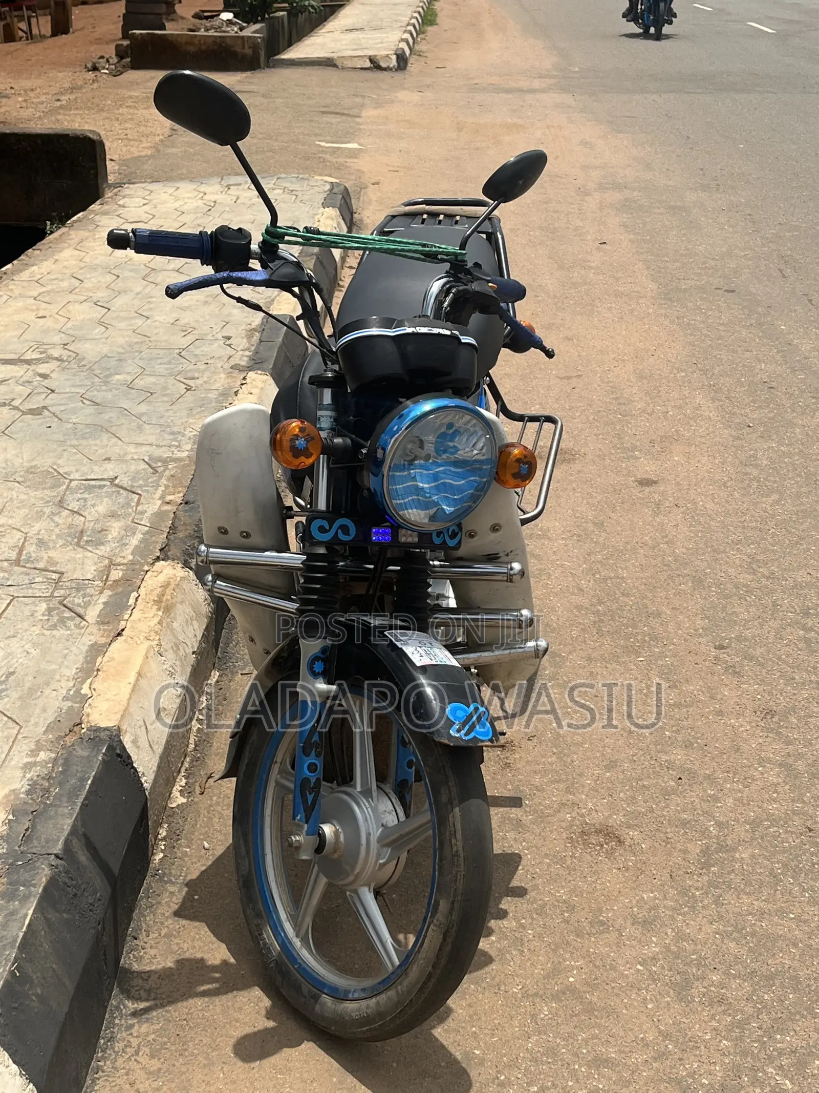 TVS HLX 125 2013 Blue