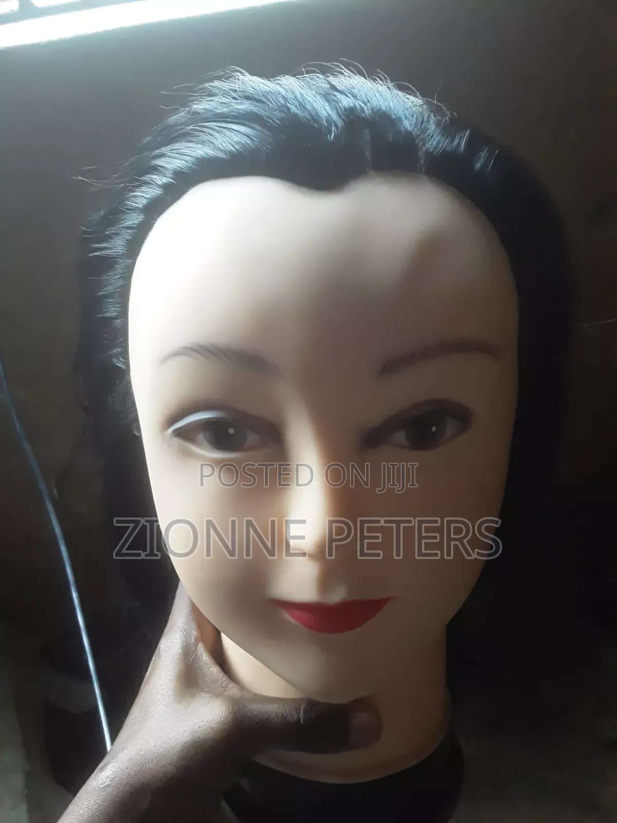 Manique Head