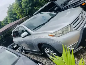 Toyota Highlander 2013 Silver