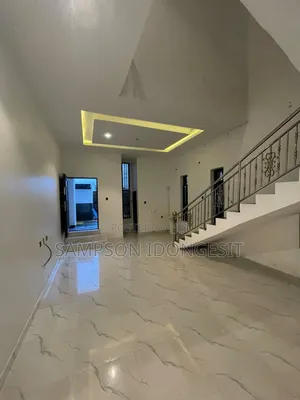 3bdrm Condo in Shelter Afrique, Uyo for sale