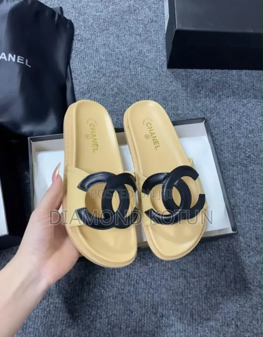 Luxury Chanel Women Palm Slippers