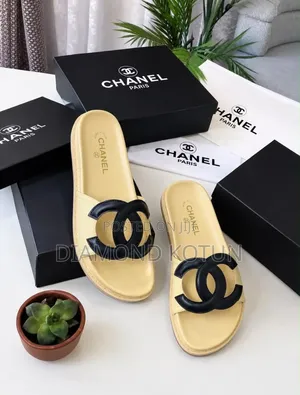 Luxury Chanel Women Palm Slippers