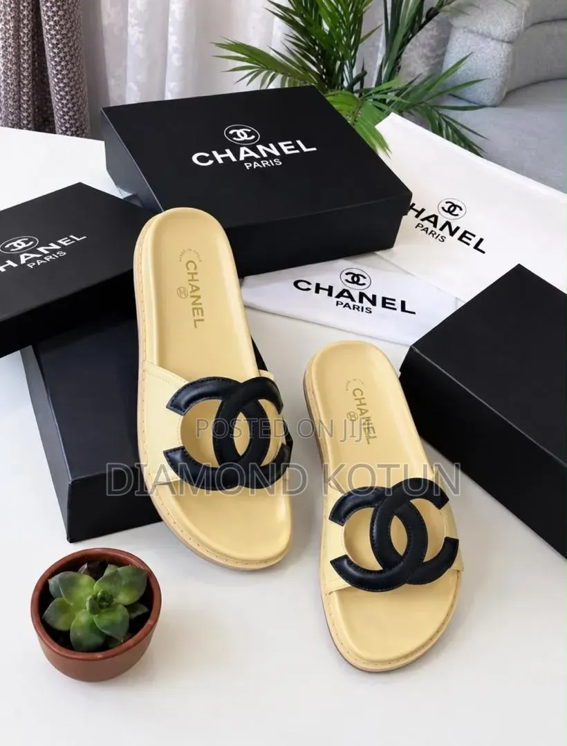 Luxury Chanel Women Palm Slippers