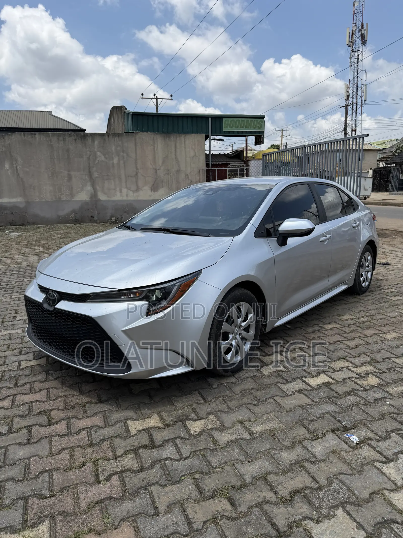 Toyota Corolla LE 2020 Silver