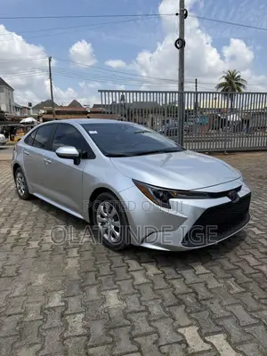 Toyota Corolla LE 2020 Silver