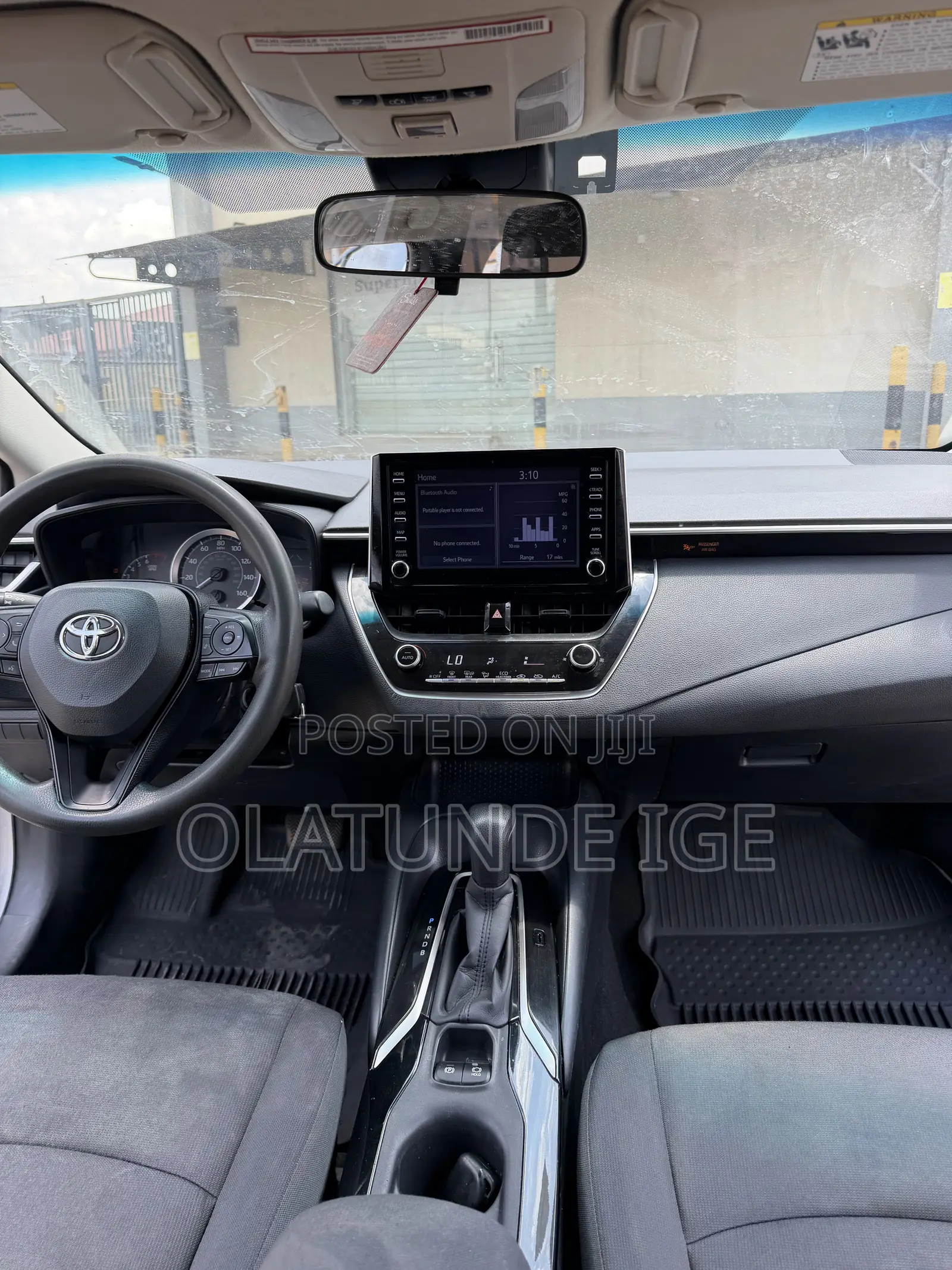 Toyota Corolla LE 2020 Silver
