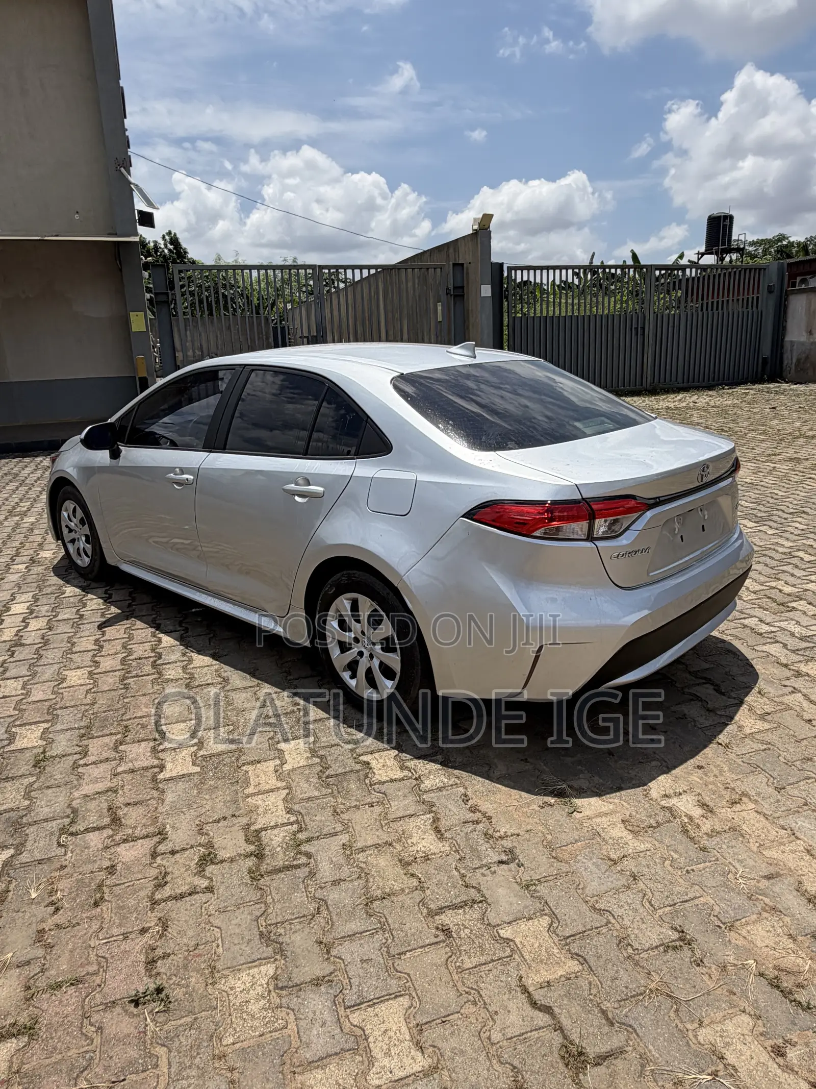Toyota Corolla LE 2020 Silver