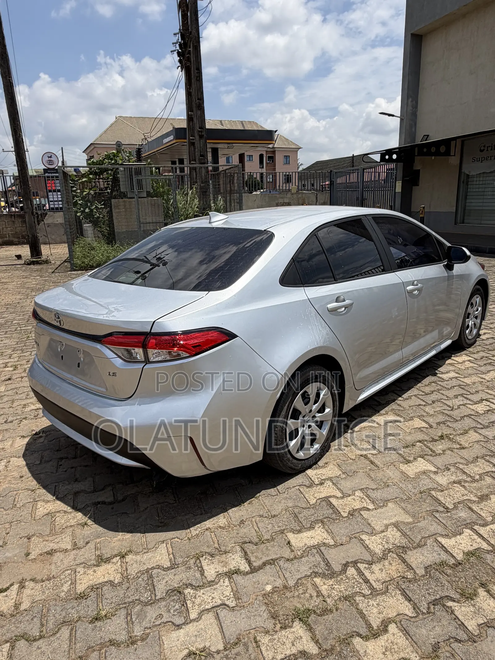Toyota Corolla LE 2020 Silver