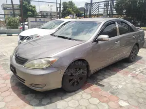 Toyota Camry 2004 Gray