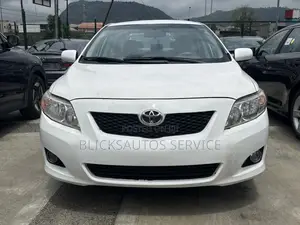 Toyota Corolla LE 4dr Sedan (1.8L 4cyl 4A) 2010 White