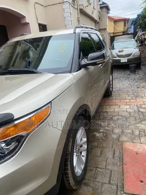 Ford Explorer Limited 4dr 4x4 (3.5L 6cyl 6A) 2011 Gold