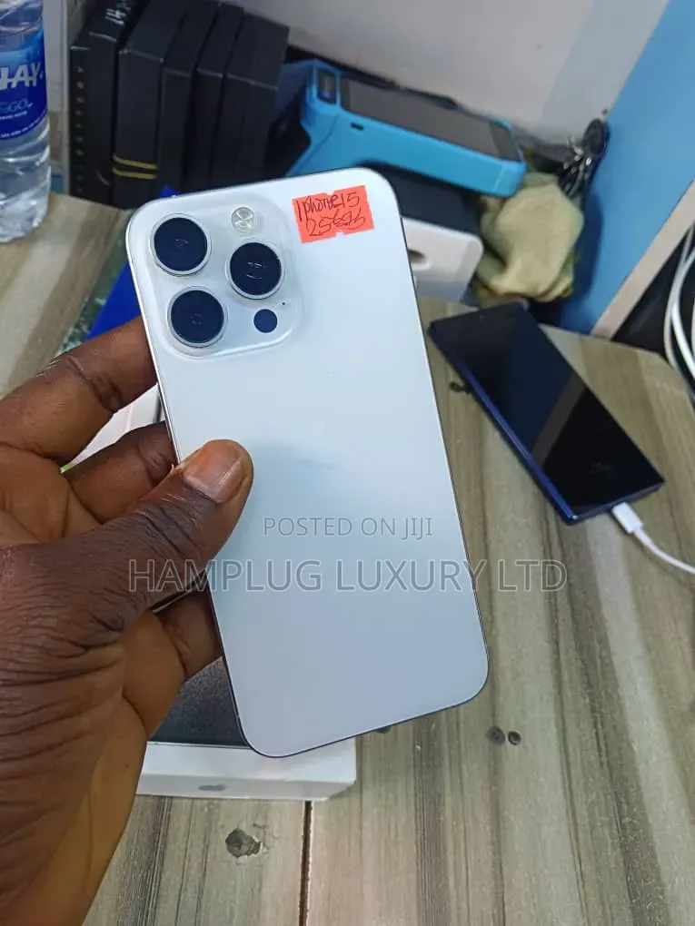 Apple iPhone 15 Pro Max 256 GB White