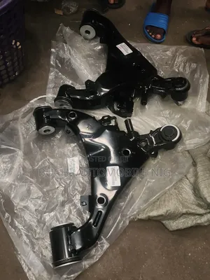 Original Japan OEM Lower Arms for Toyota Land Cruiser/ Tundra New Mode