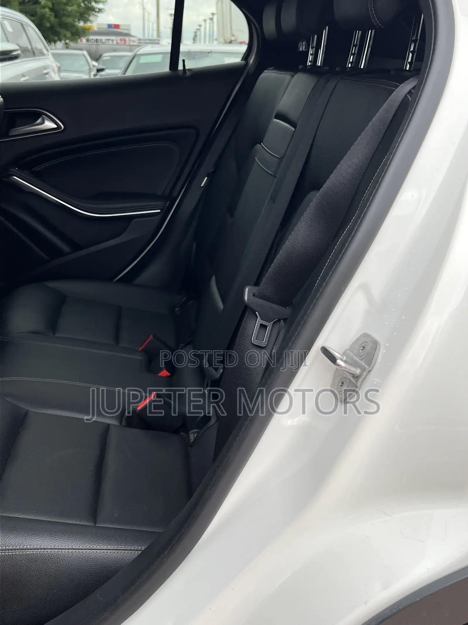 Mercedes-Benz GLA 250 2020 White