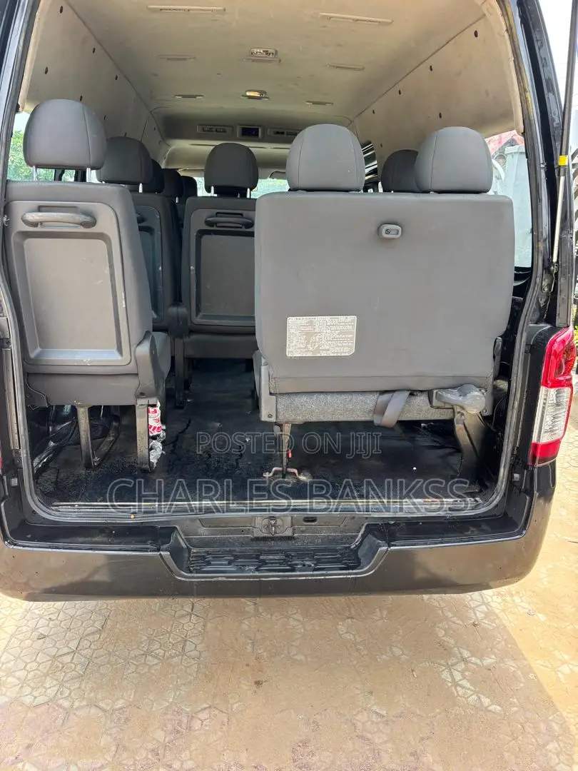 Nissan Caravan (Urvan) 2010 Black