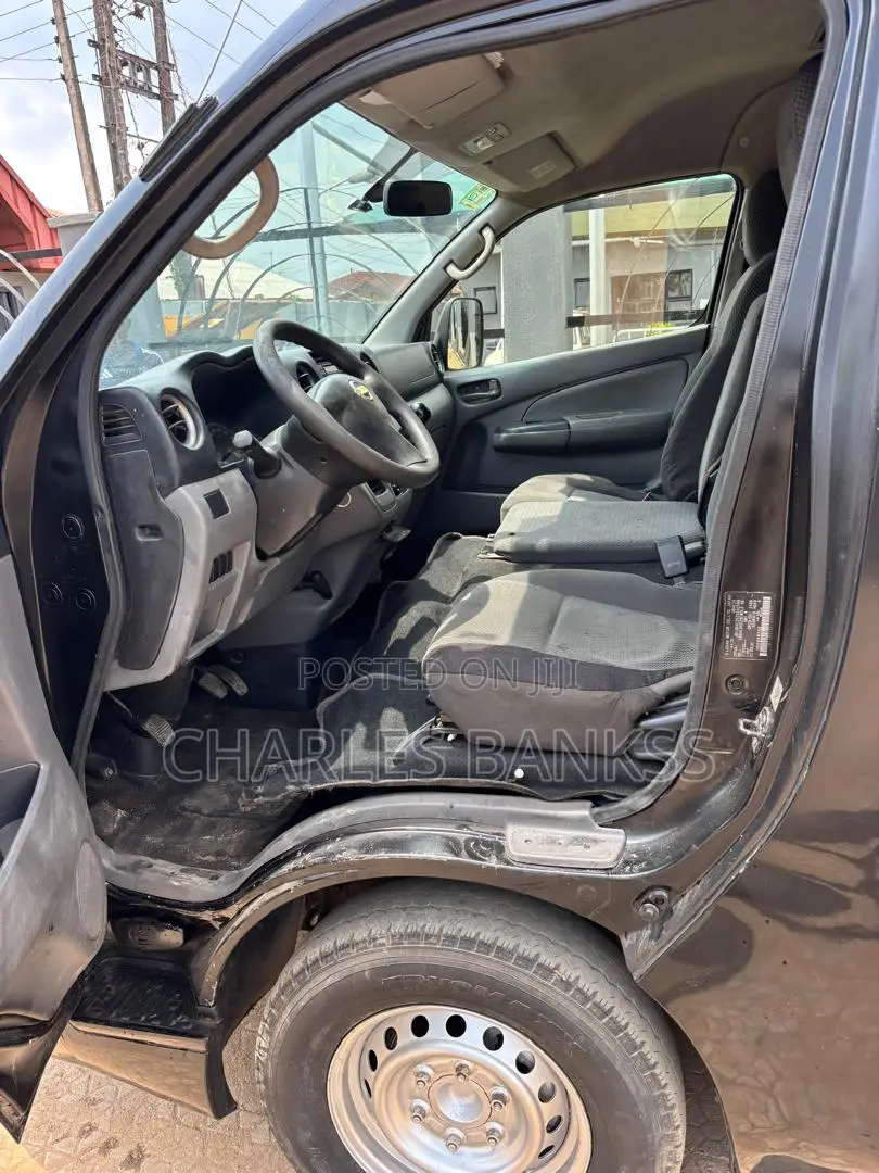 Nissan Caravan (Urvan) 2010 Black
