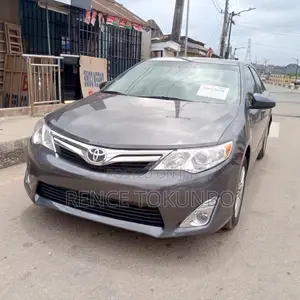 Toyota Camry LE 4dr Sedan (2.5L 4cyl 6A) 2012 Gray