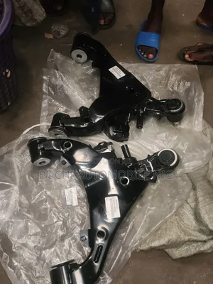 Original Japan OEM Lower Arms Lx600 Available