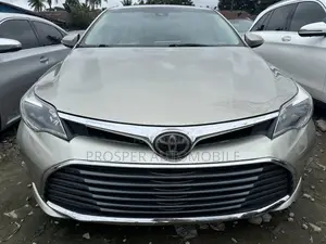 Toyota Avalon Limited FWD Sedan (3.6L 6cyl 6A) 2016 Gold