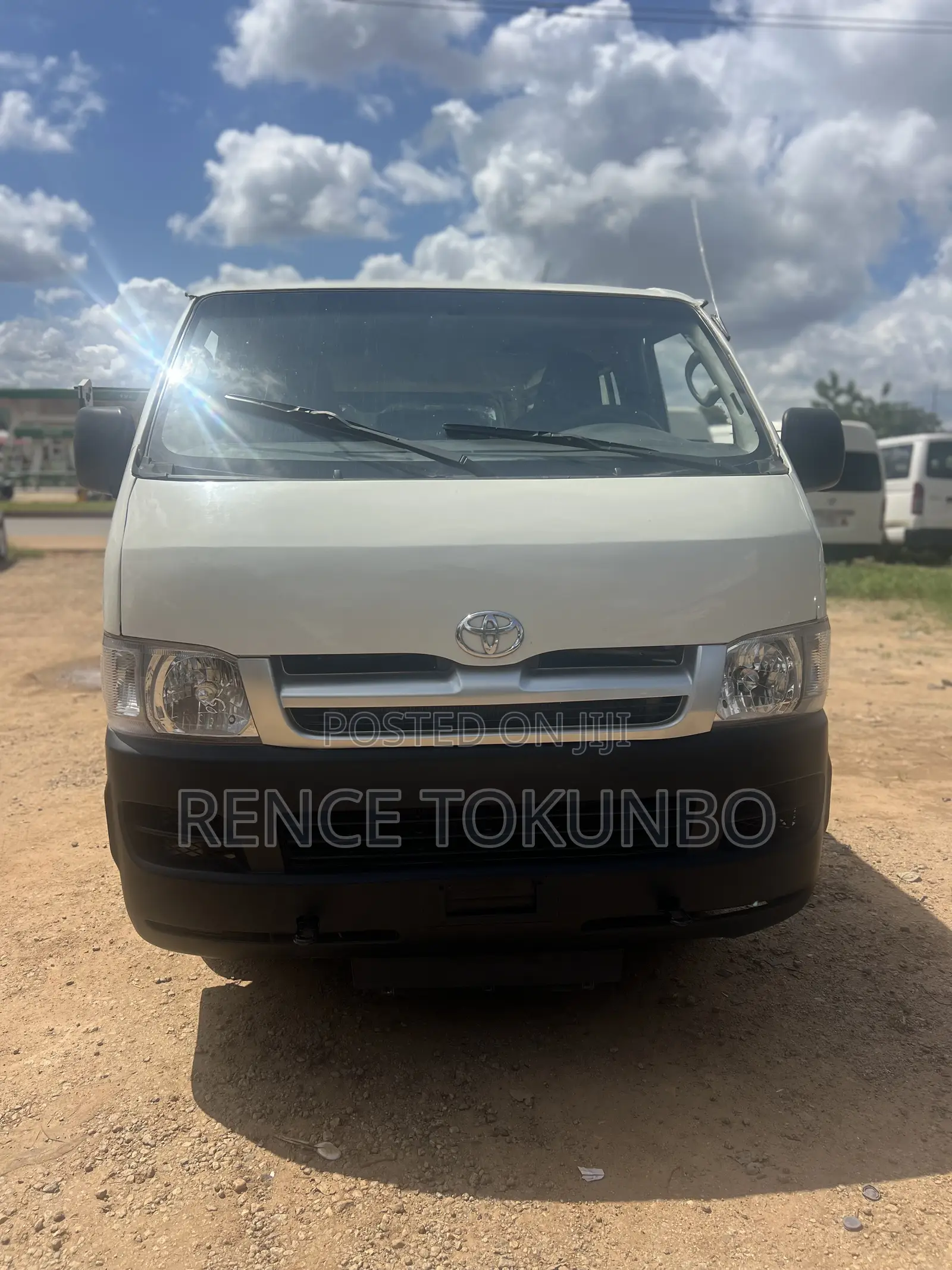 Toyota HiAce 2010 White