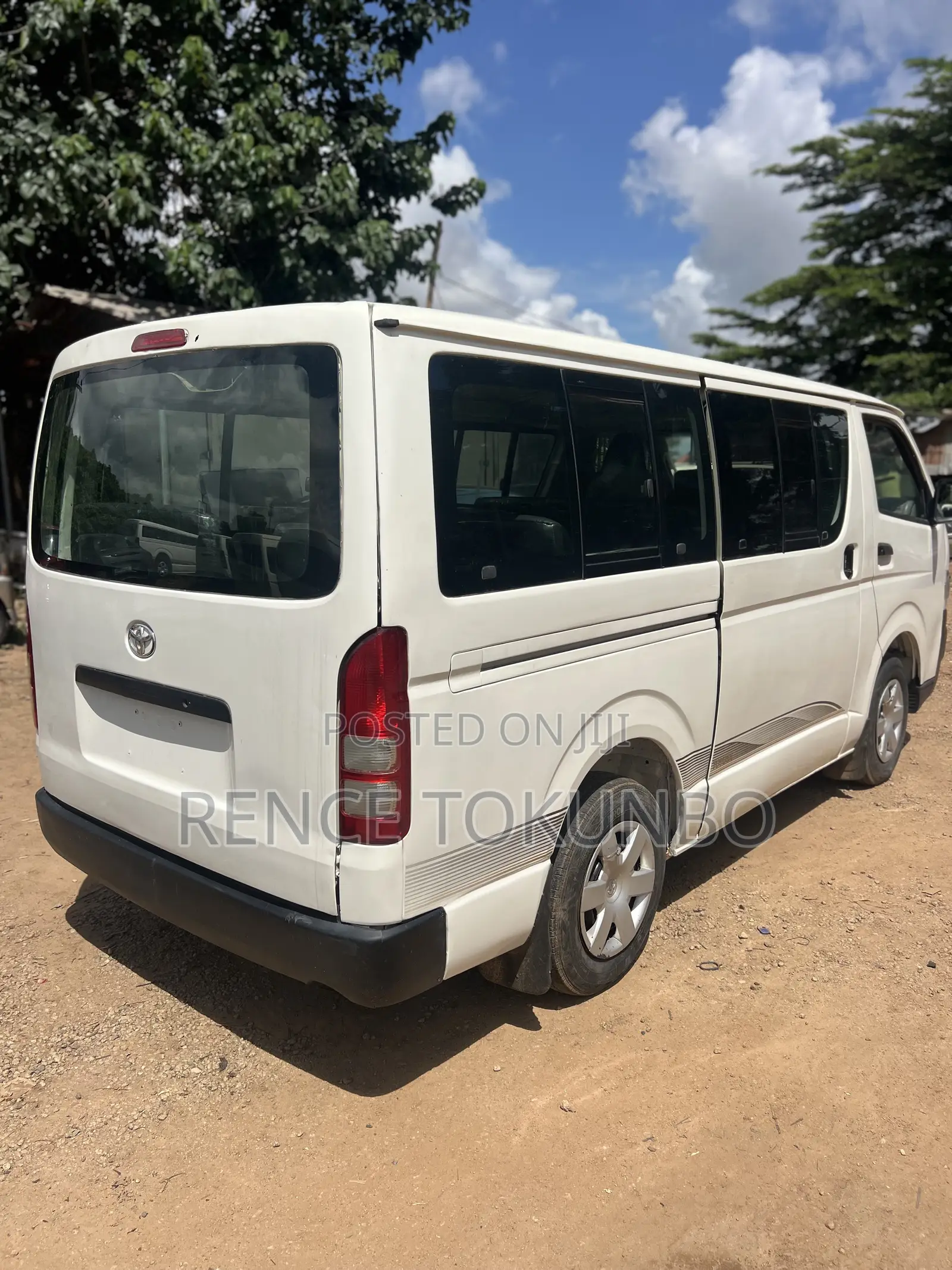 Toyota HiAce 2010 White