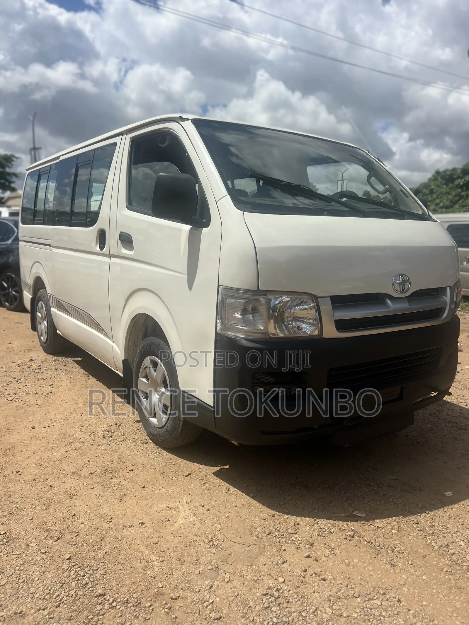 Toyota HiAce 2010 White