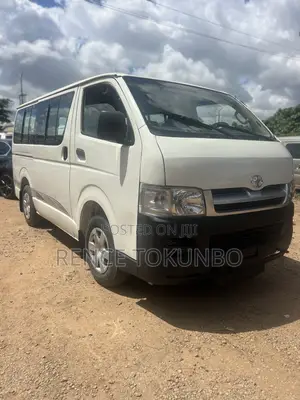 Toyota HiAce 2010 White