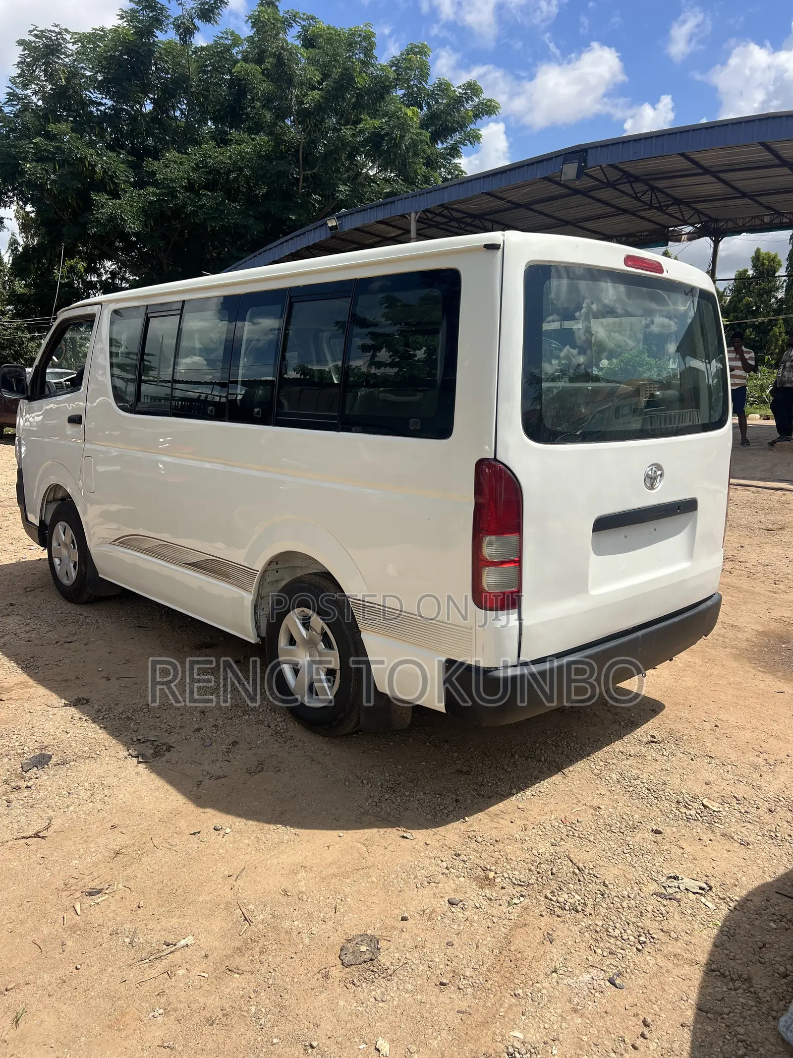 Toyota HiAce 2010 White