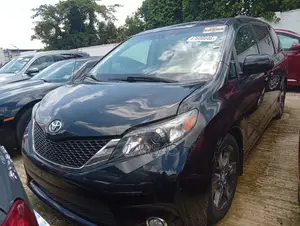 Toyota Sienna 2012 Black