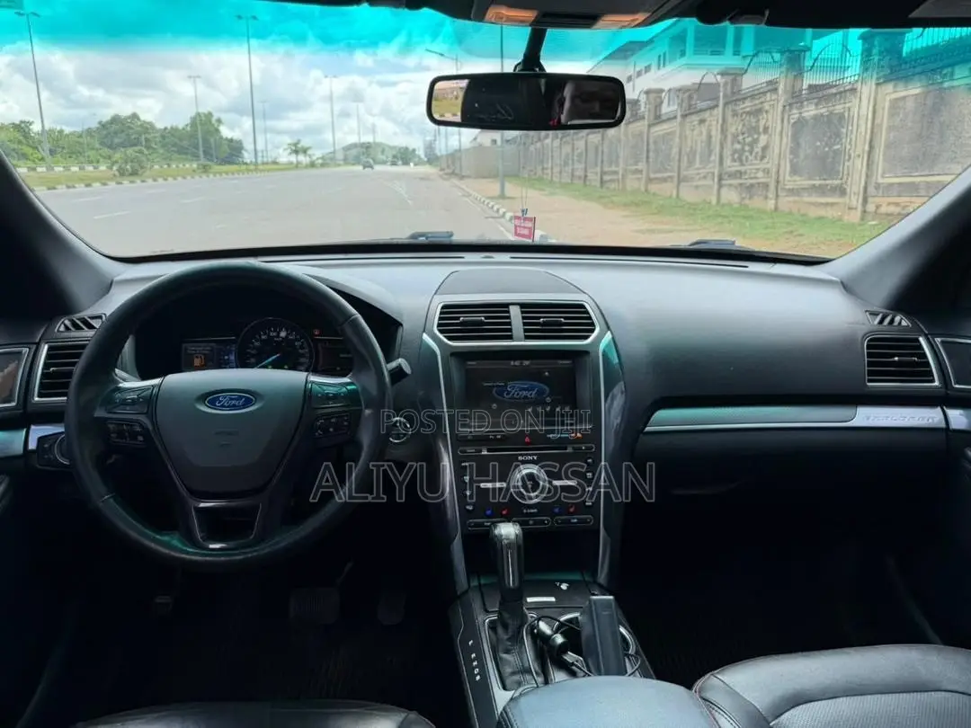 Ford Explorer 2016 Black