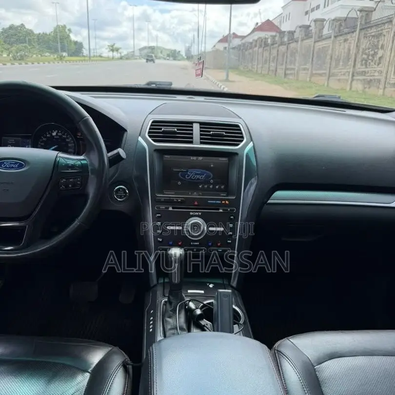 Ford Explorer 2016 Black