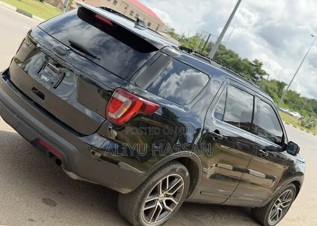 Ford Explorer 2016 Black