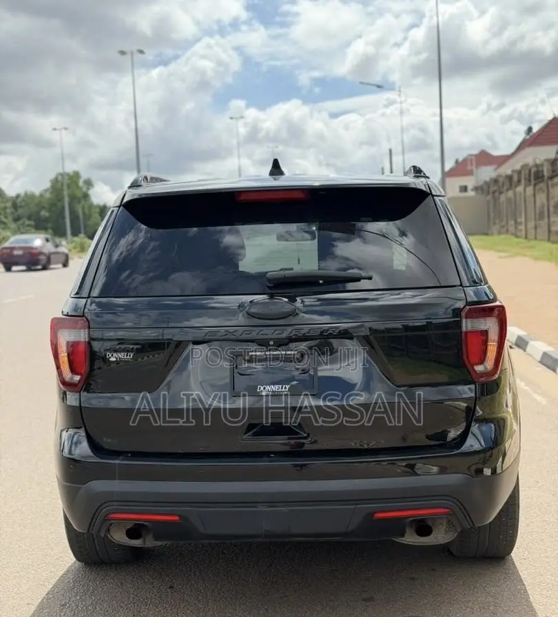 Ford Explorer 2016 Black