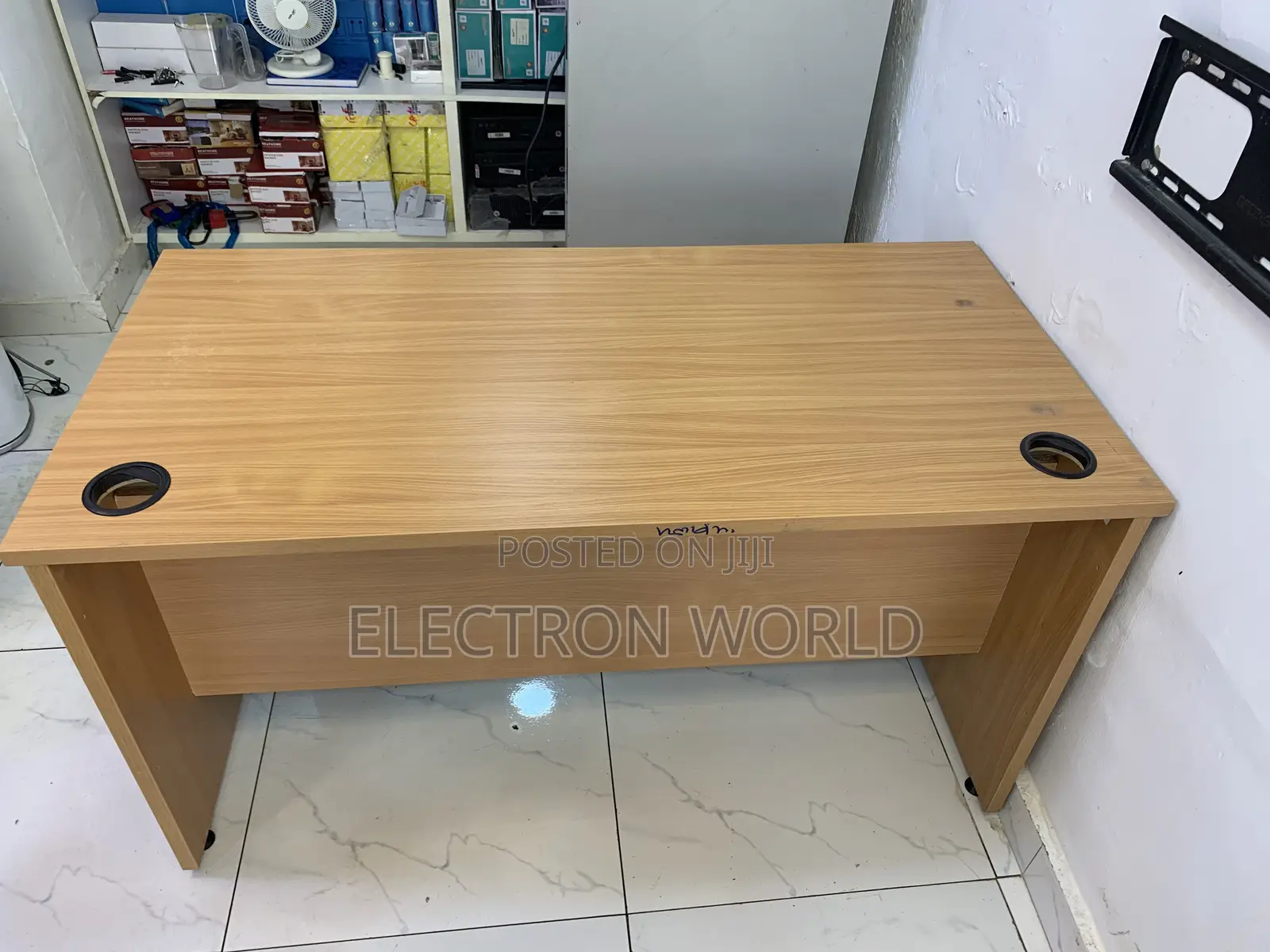 Sturdy Wooden Computer Desk / Study Table