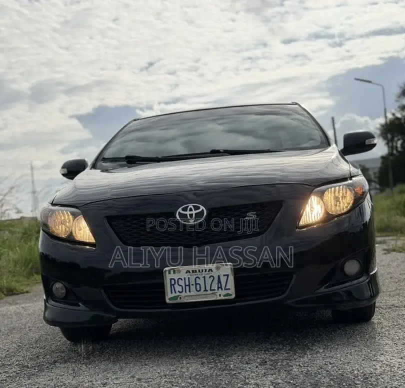 Toyota Corolla 2010 Black