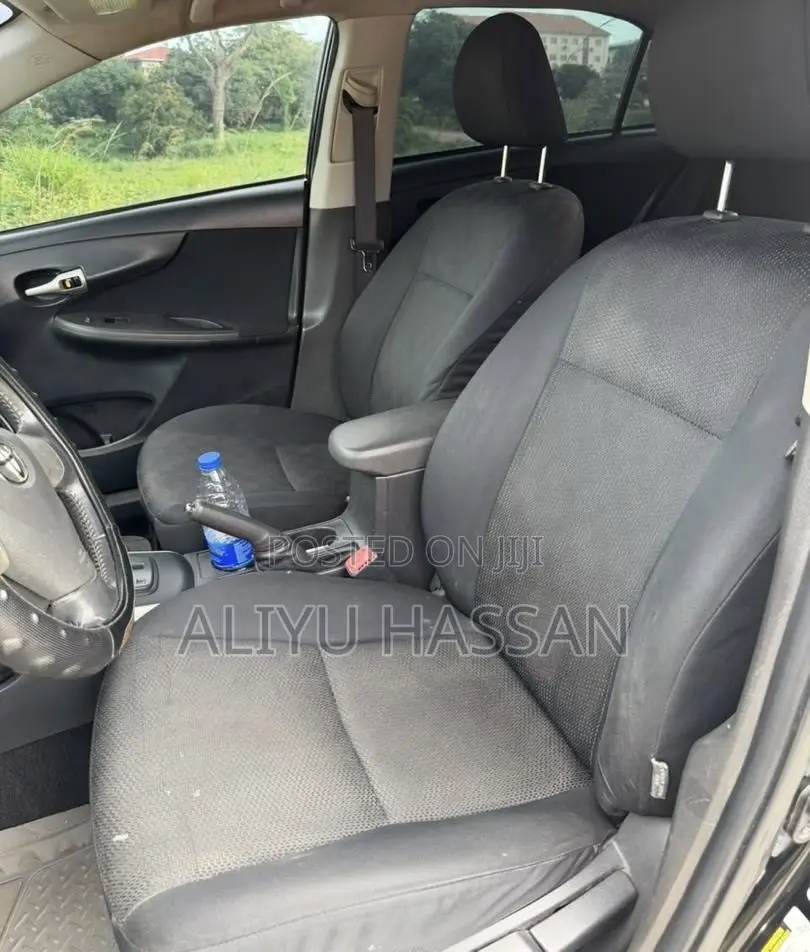 Toyota Corolla 2010 Black