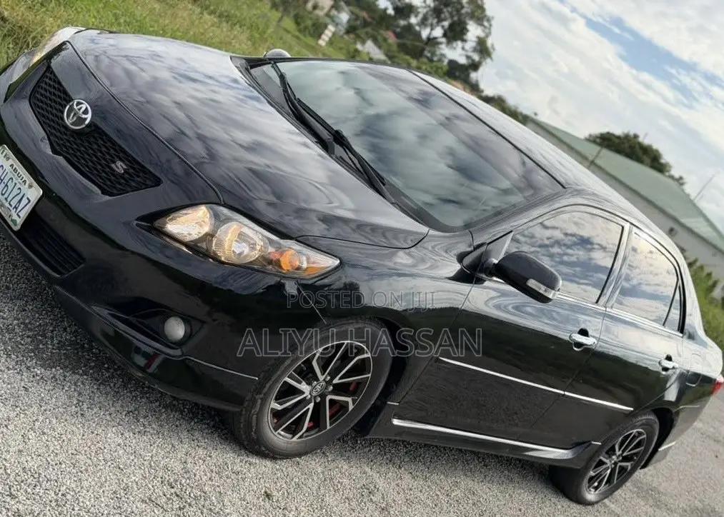 Toyota Corolla 2010 Black