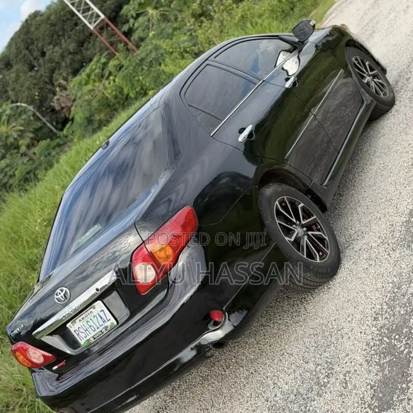 Toyota Corolla 2010 Black