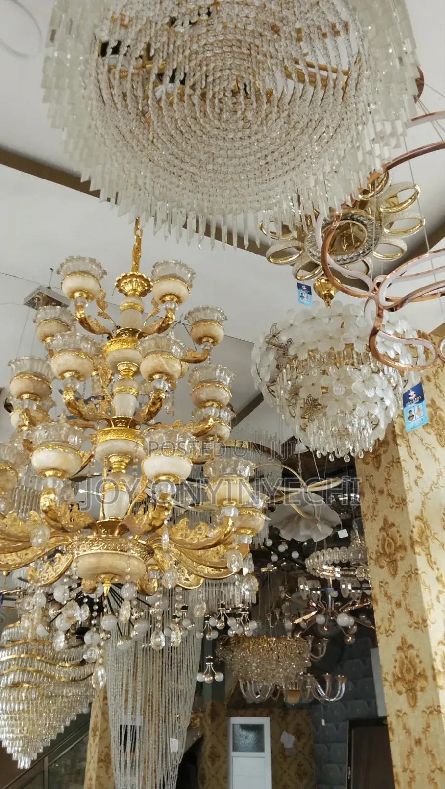 Modern Luxury Chandelier Light – Elegant Home Lighting