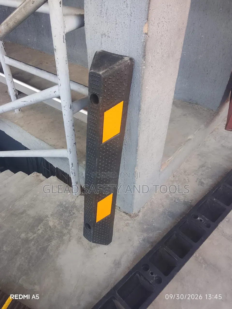 90cm Rubber Car Stopper