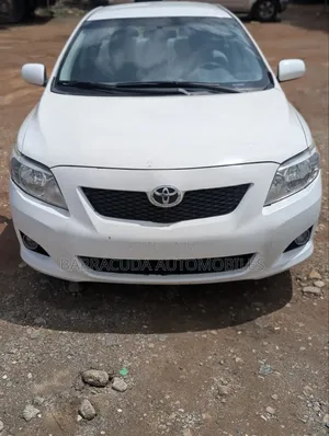 Toyota Corolla LE 4dr Sedan (1.8L 4cyl 4A) 2010 White