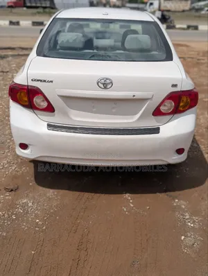 Toyota Corolla LE 4dr Sedan (1.8L 4cyl 4A) 2010 White