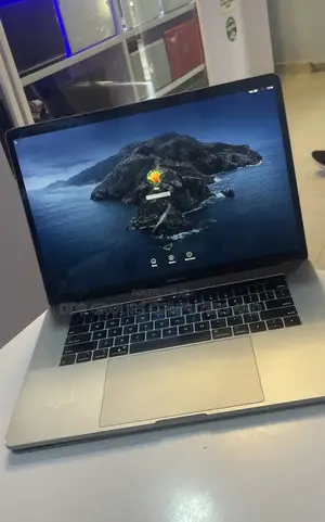 Laptop Apple MacBook Pro 2019 16GB Intel Core i7 SSD 256GB