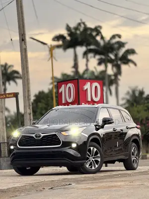 Toyota Highlander XLE AWD 2024 Black