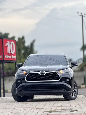 Toyota Highlander XLE AWD 2024 Black