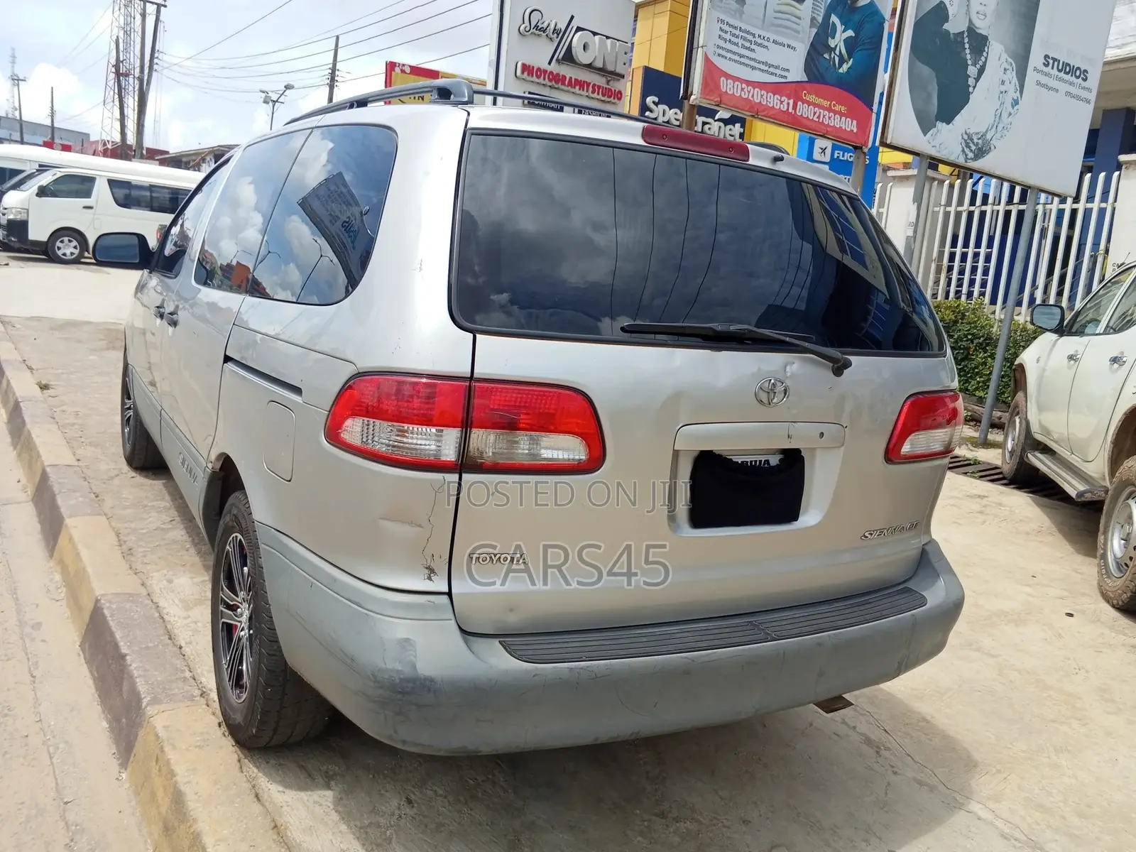 Toyota Sienna 2001 Silver