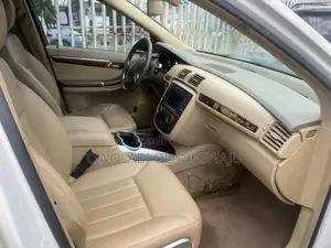 Mercedes-Benz R-Class 2010 White