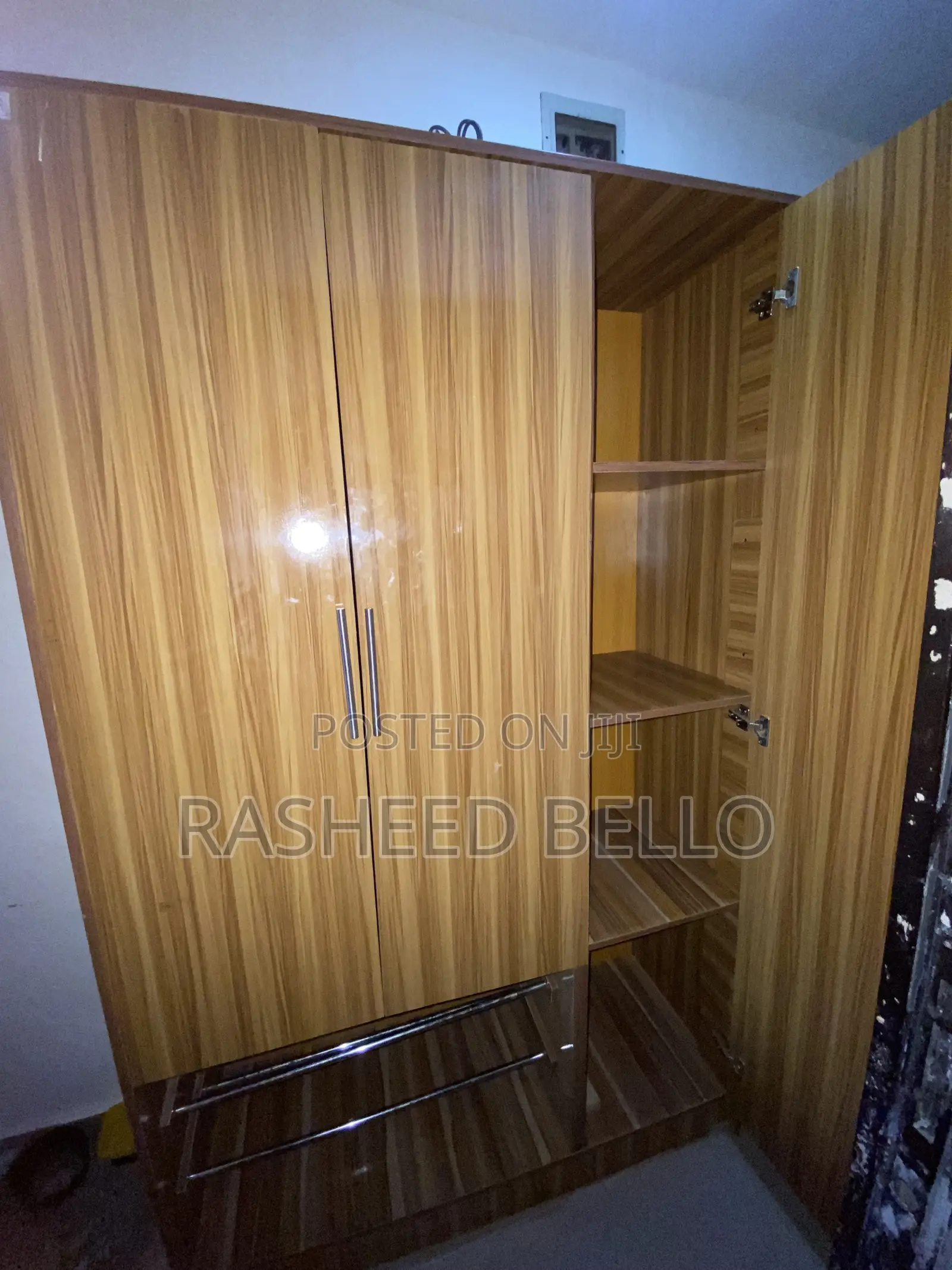 Wardrobe 3 Doors