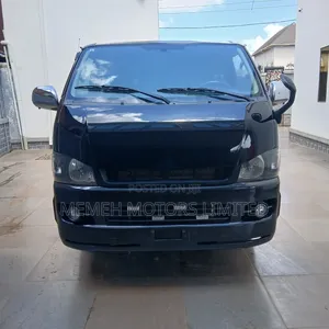 Toyota HiAce 2014 Black