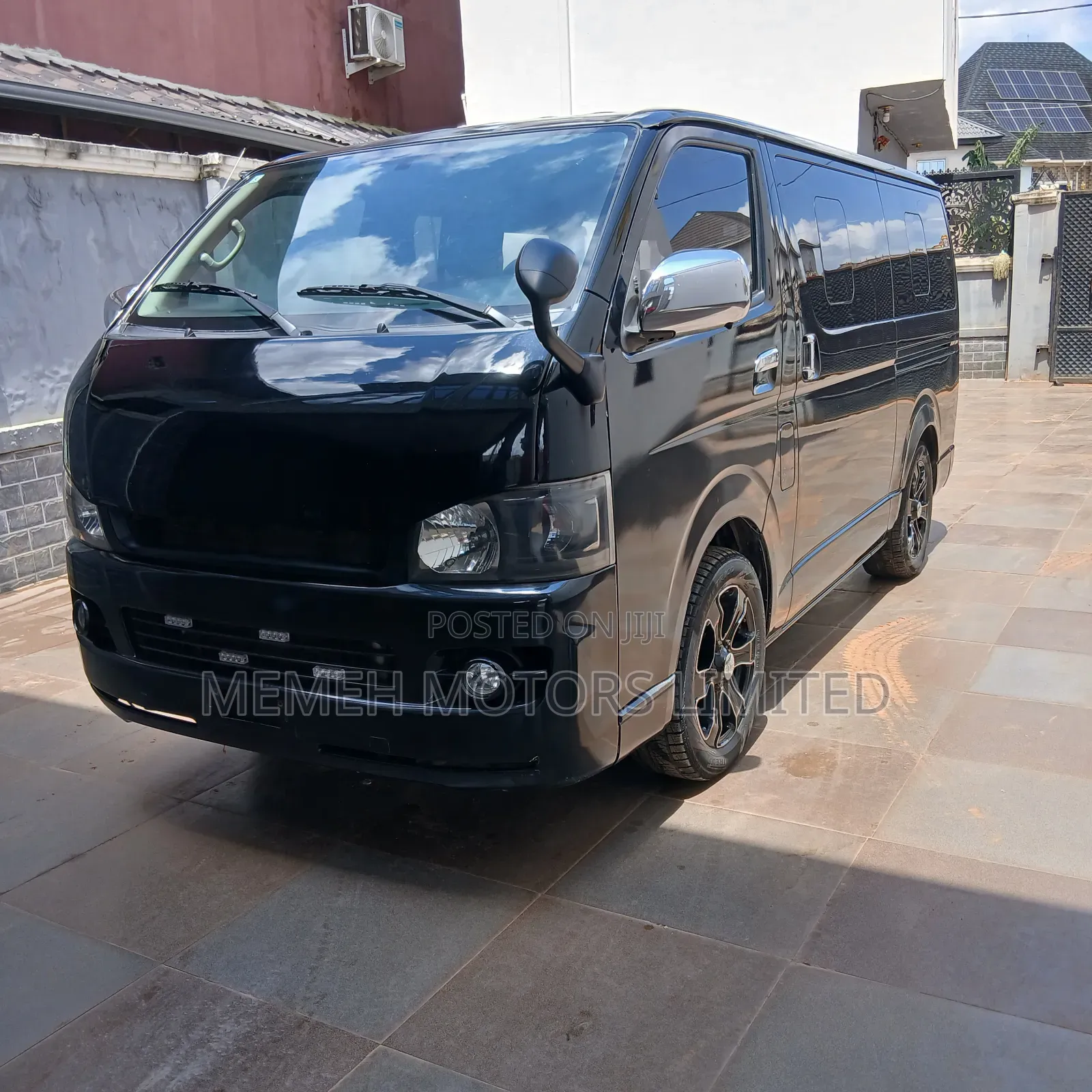 Toyota HiAce 2014 Black